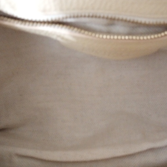 Michael kors leather purse LG, in an ivory cream color - Picture 5 of 6